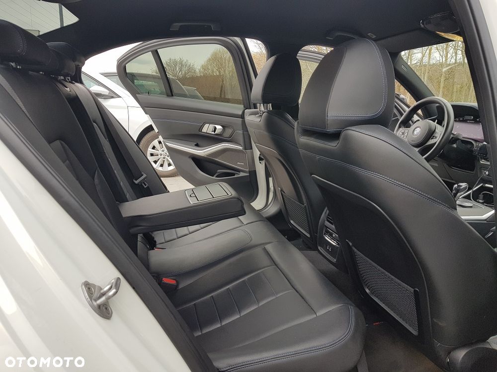 BMW Seria 3 - 23