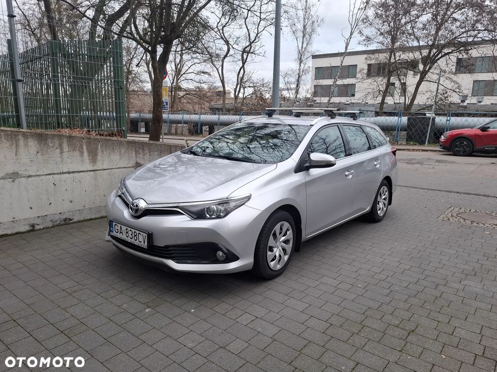 Toyota Auris 1.6 Luna - 1