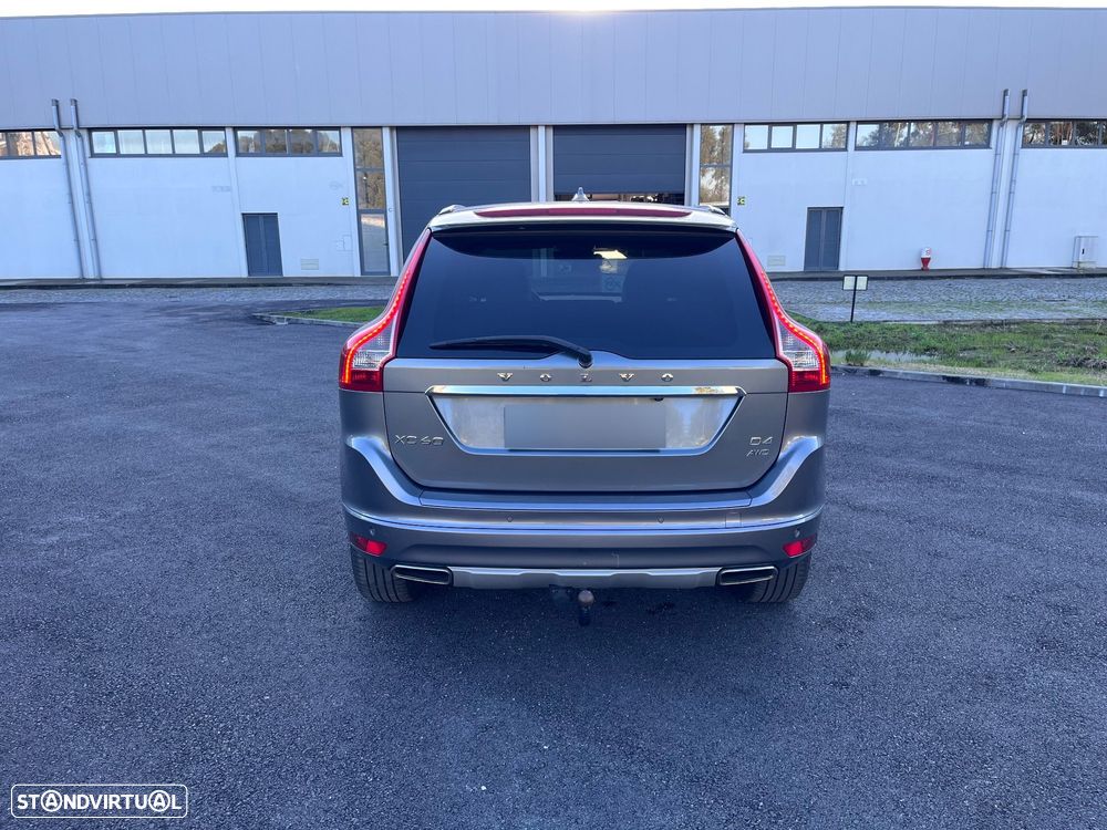 Volvo XC 60 D4 AWD Geartronic Summum - 3