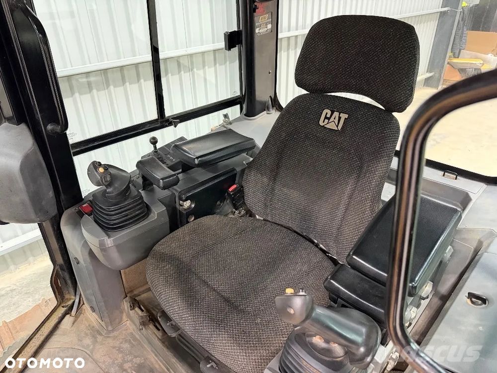 Caterpillar D5K LGP - 12