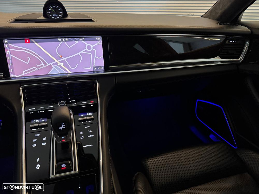 Porsche Panamera Sport Turismo Turbo S E-Hybrid - 26