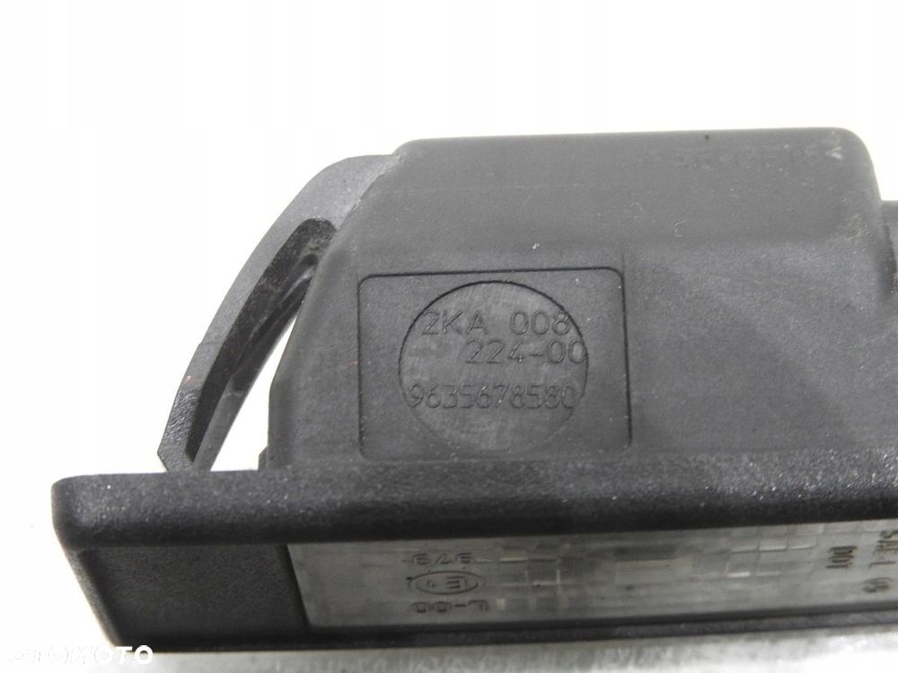 LAMPKA TABLICY REJESTRACYJNEJ CITROEN C4 PICASSO I - 8