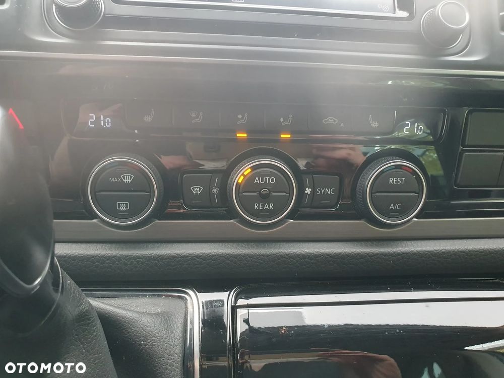 Volkswagen Multivan - 18