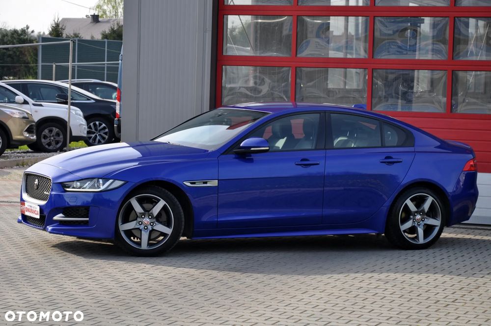 Jaguar XE 2.0 D AWD R-Sport - 2