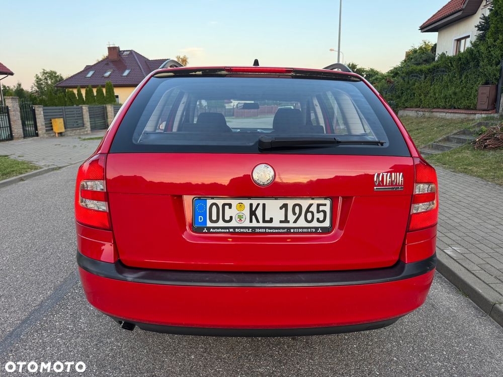 Skoda Octavia 1.6 Combi Ambiente - 13