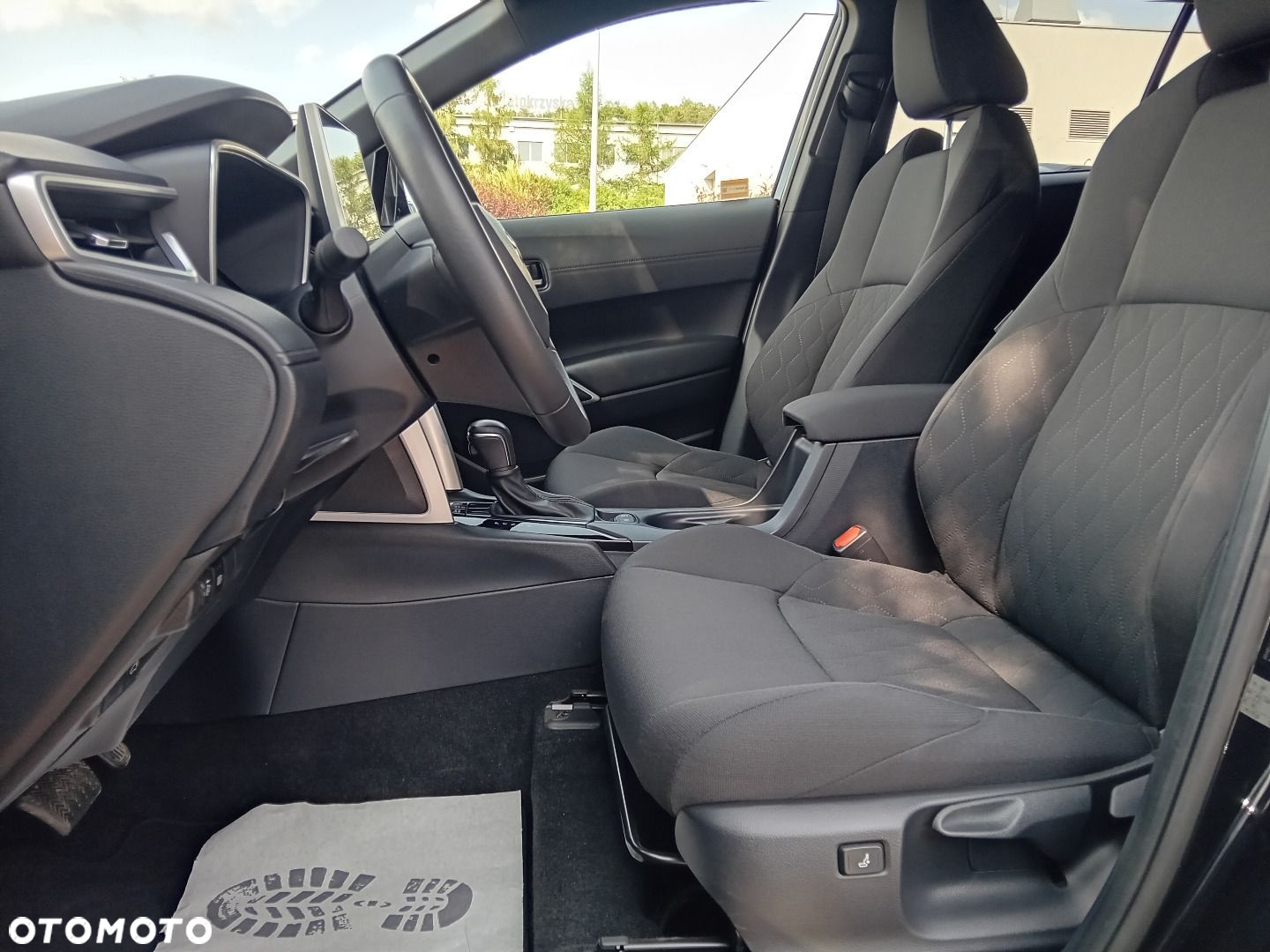 Toyota Corolla Cross - 30