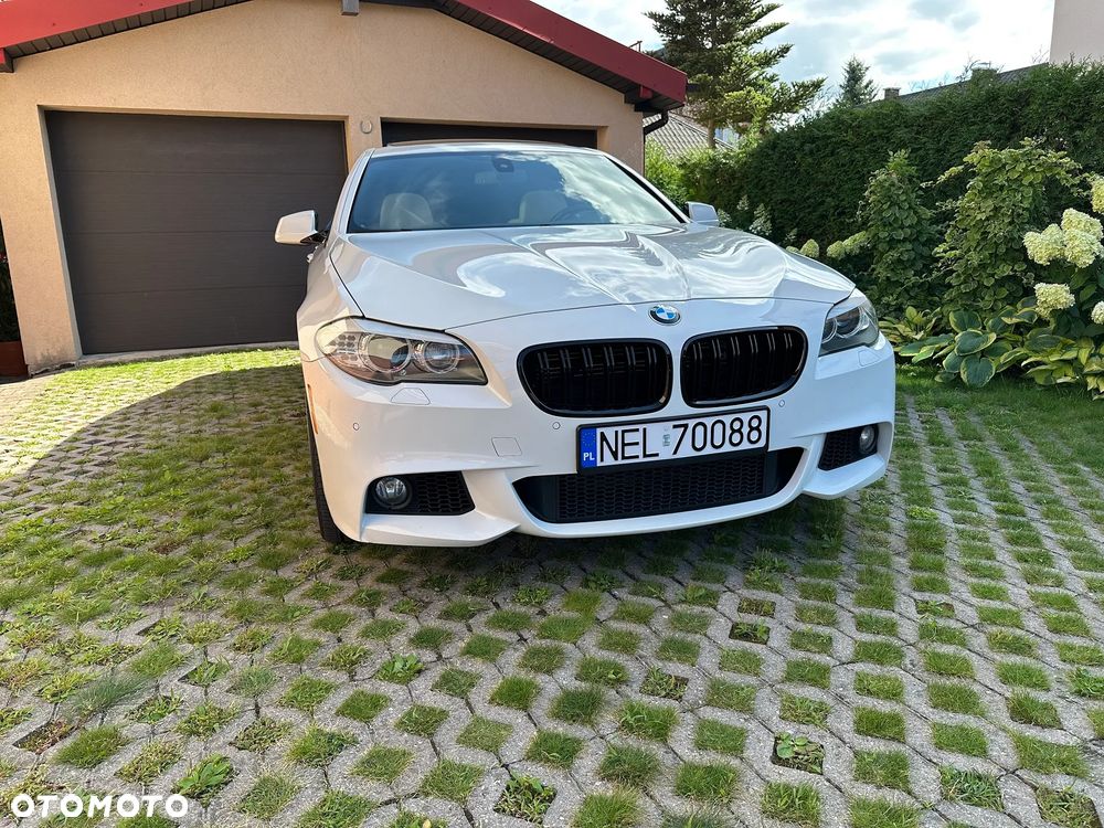 BMW Seria 5 550i xDrive Sport-Aut - 3