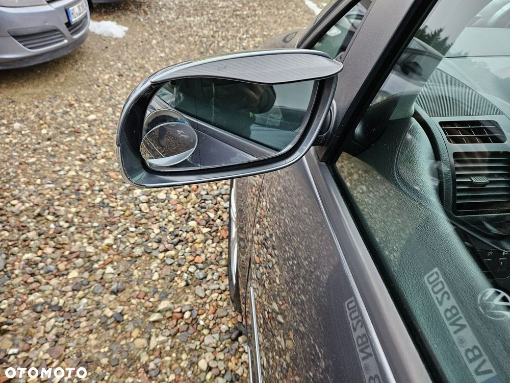 Volkswagen Touran - 22