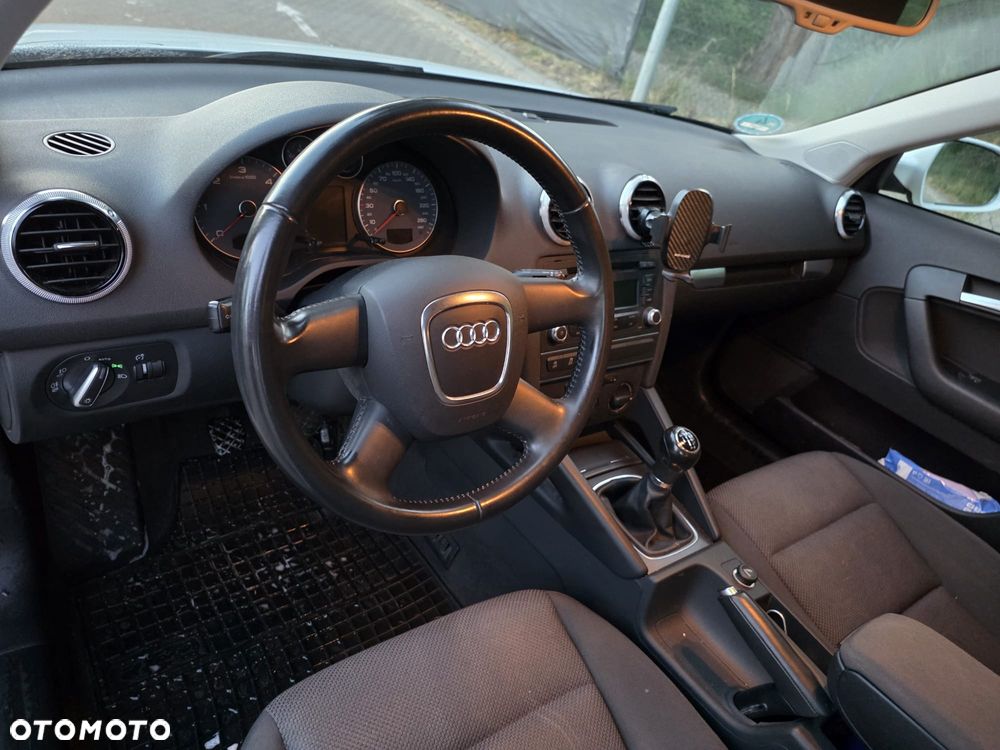 Audi A3 Sportback 1.6 TDI DPF Attraction - 14