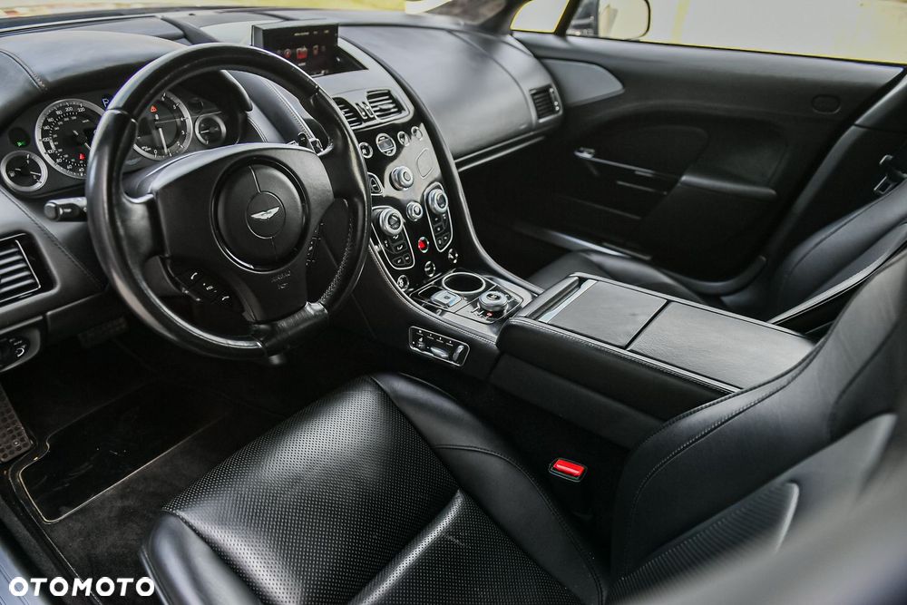 Aston Martin Rapide - 10