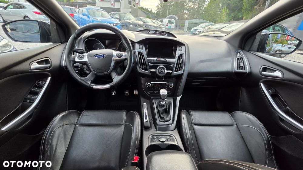 Ford Focus 2.0 EcoBoost ST mit Leder-Exclusiv-Paket - 36