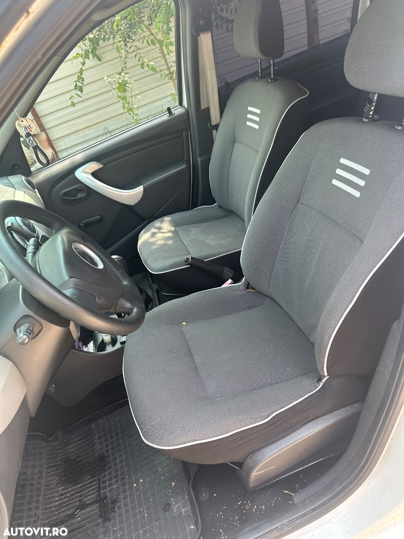 Dacia Logan 1.2 75CP Laureate - 12