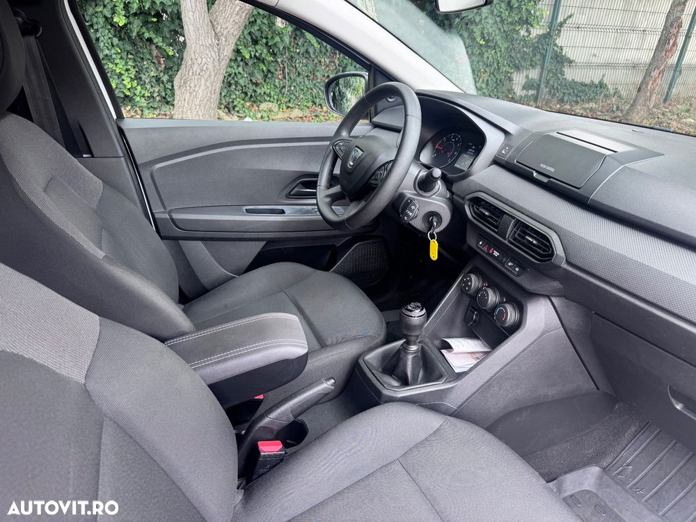 Dacia Logan TCe 90 Essential - 7