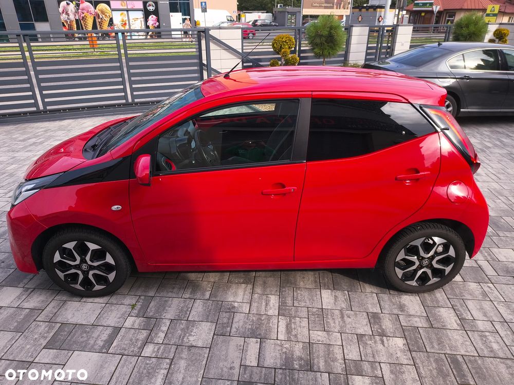 Toyota Aygo x.shift x-play connect - 2