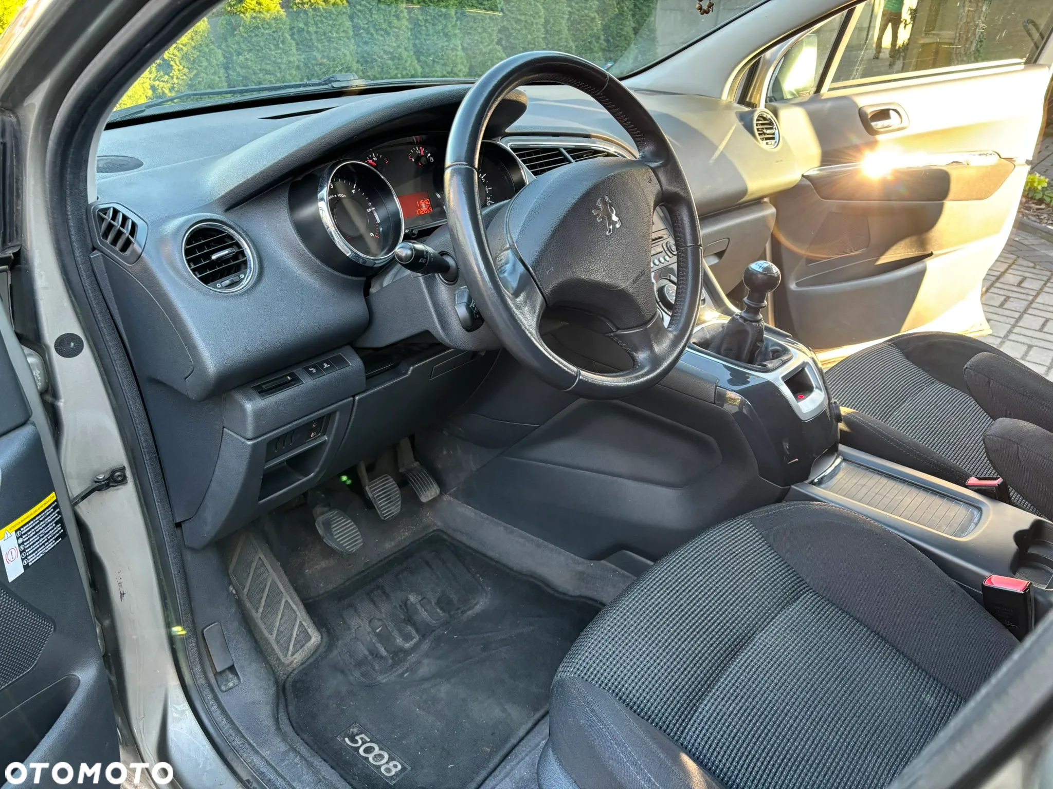 Peugeot 5008 - 12
