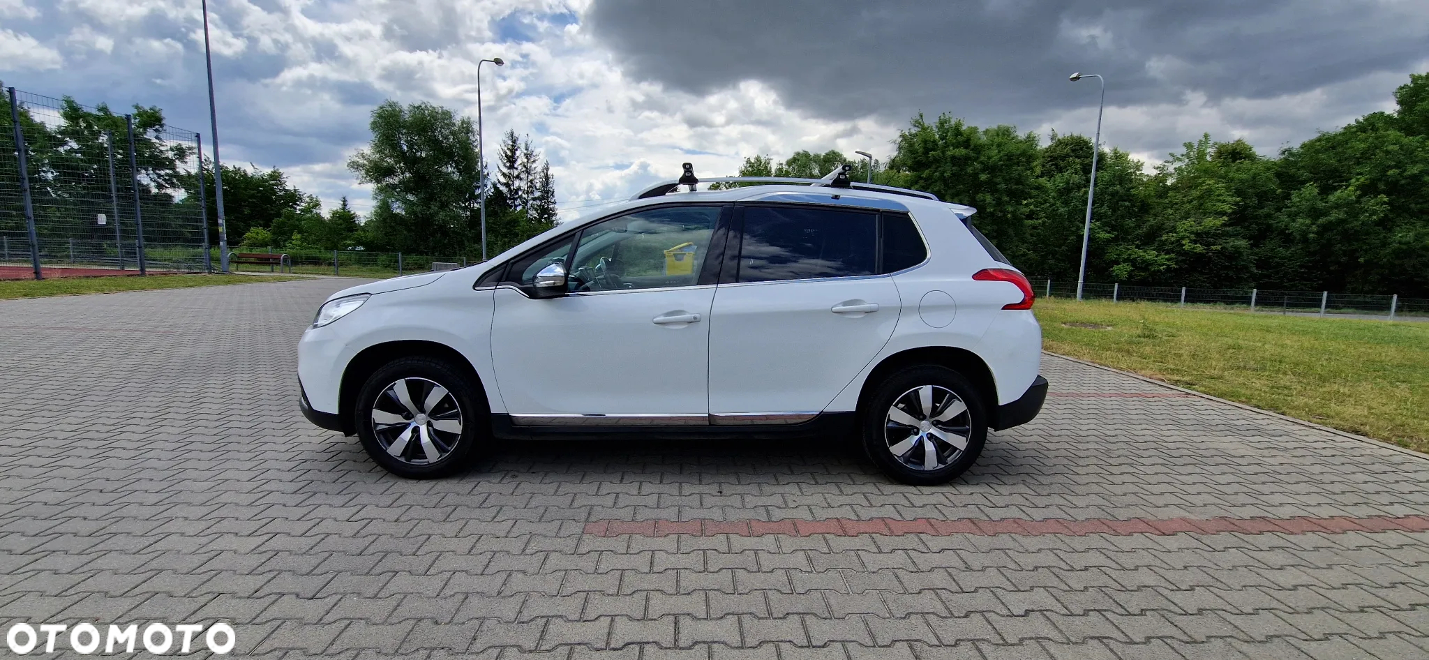 Peugeot 2008 - 8