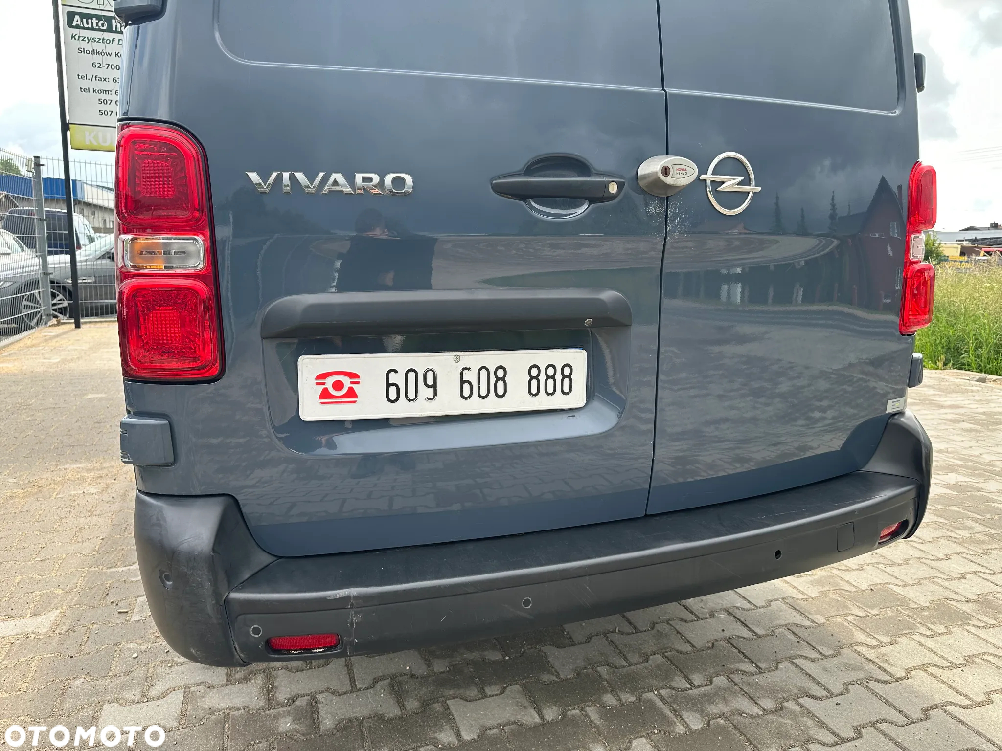 Opel Vivaro - 11