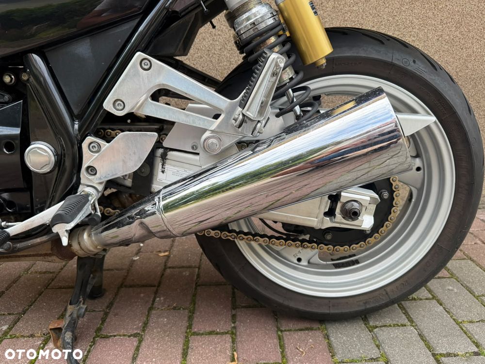 Yamaha XJR - 34