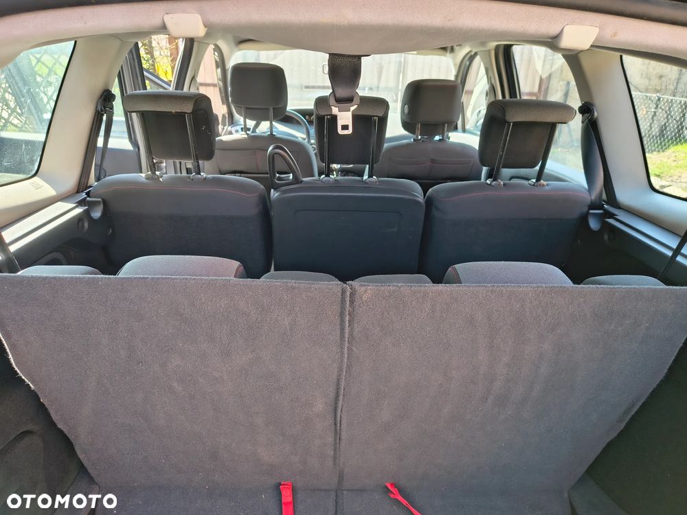 Renault Grand Scenic - 16