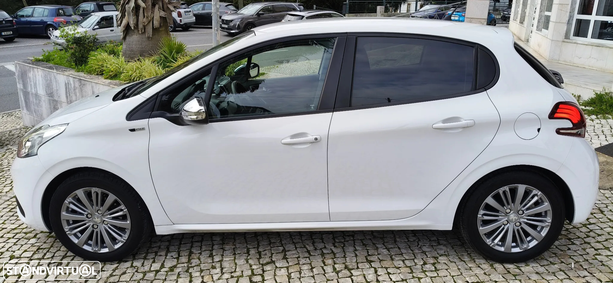 Peugeot 208 1.6 BlueHDi Style - 8