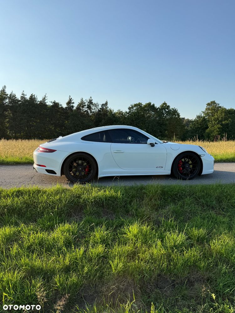 Porsche 911 Carrera 4 GTS PDK - 2
