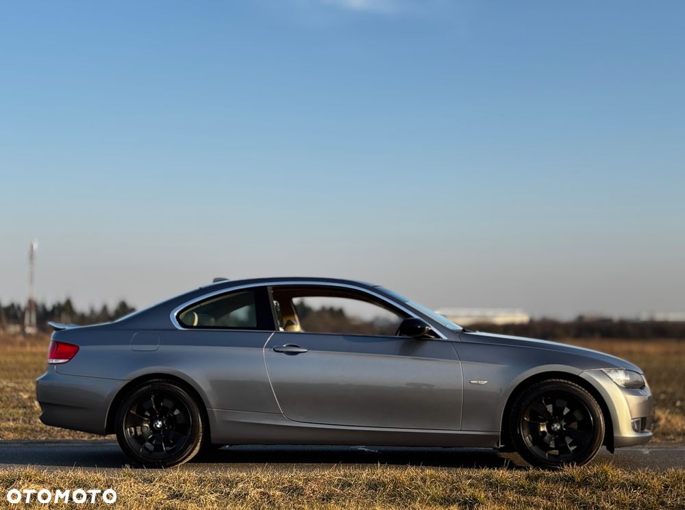 BMW Seria 3 325i - 6