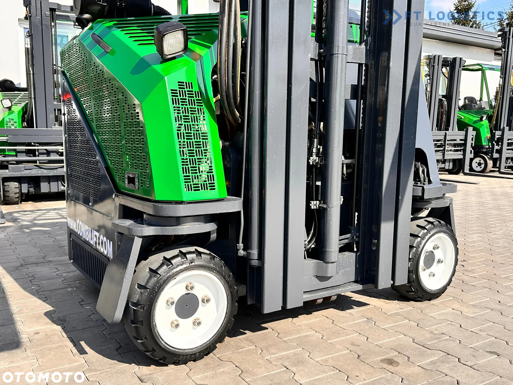Combilift CB2500 / DIESEL / TRIPLEX / 5500MM / WOLNY SKOK / PRZESUW WIDEŁ / POZYCJONER / JAK NOWY - 18