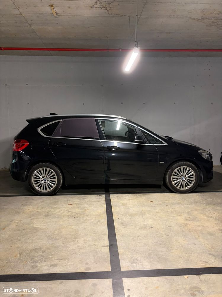 BMW 218 Active Tourer d Line Luxury Auto - 3