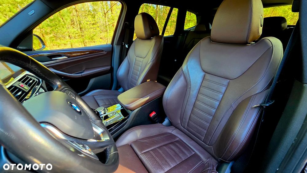 BMW X3 xDrive20d Luxury Line - 24