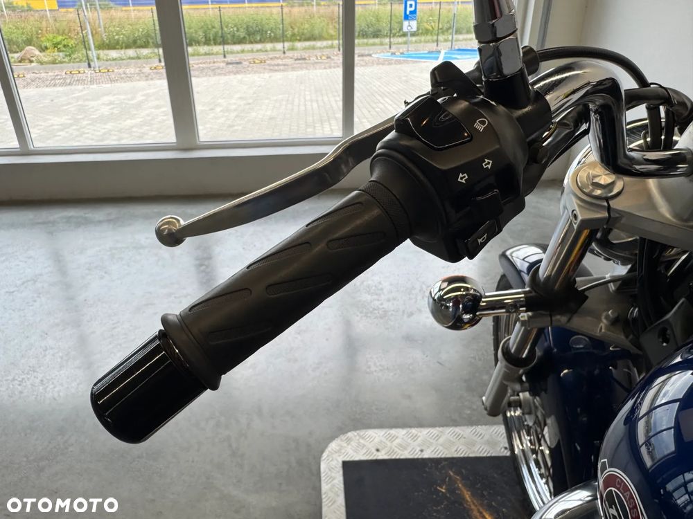 Suzuki Intruder - 30