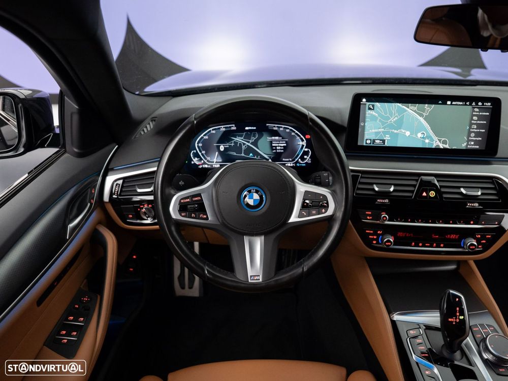BMW 520 e Pack M - 19