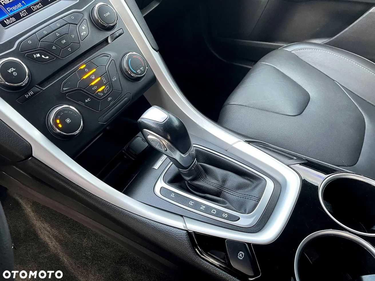 Ford Mondeo - 12