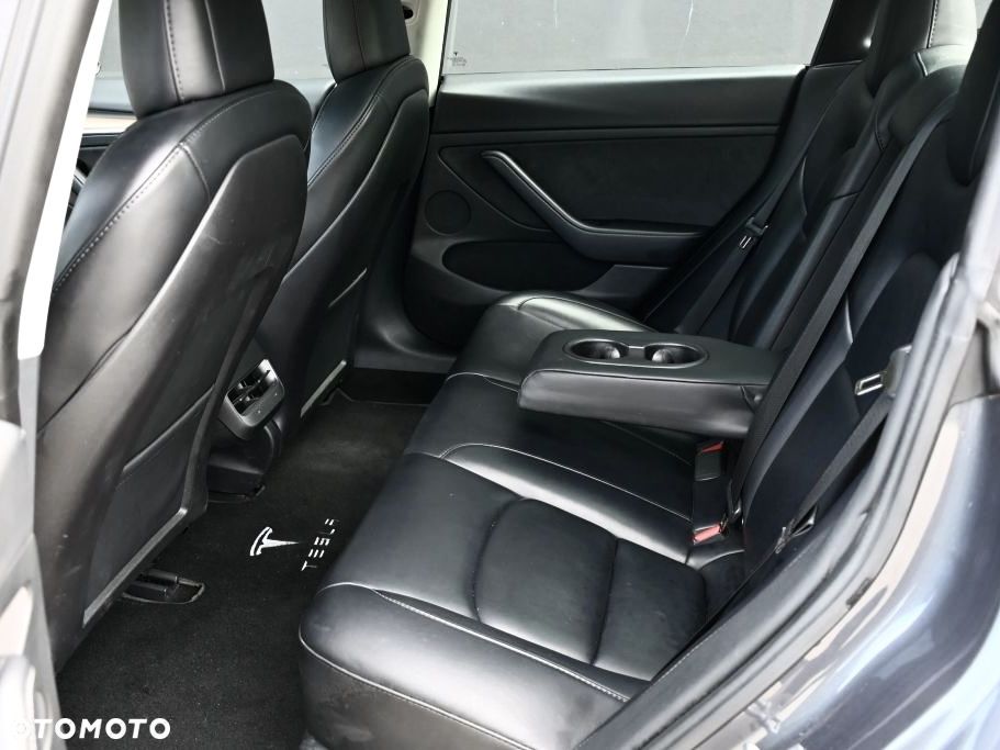 Tesla Model 3 - 21