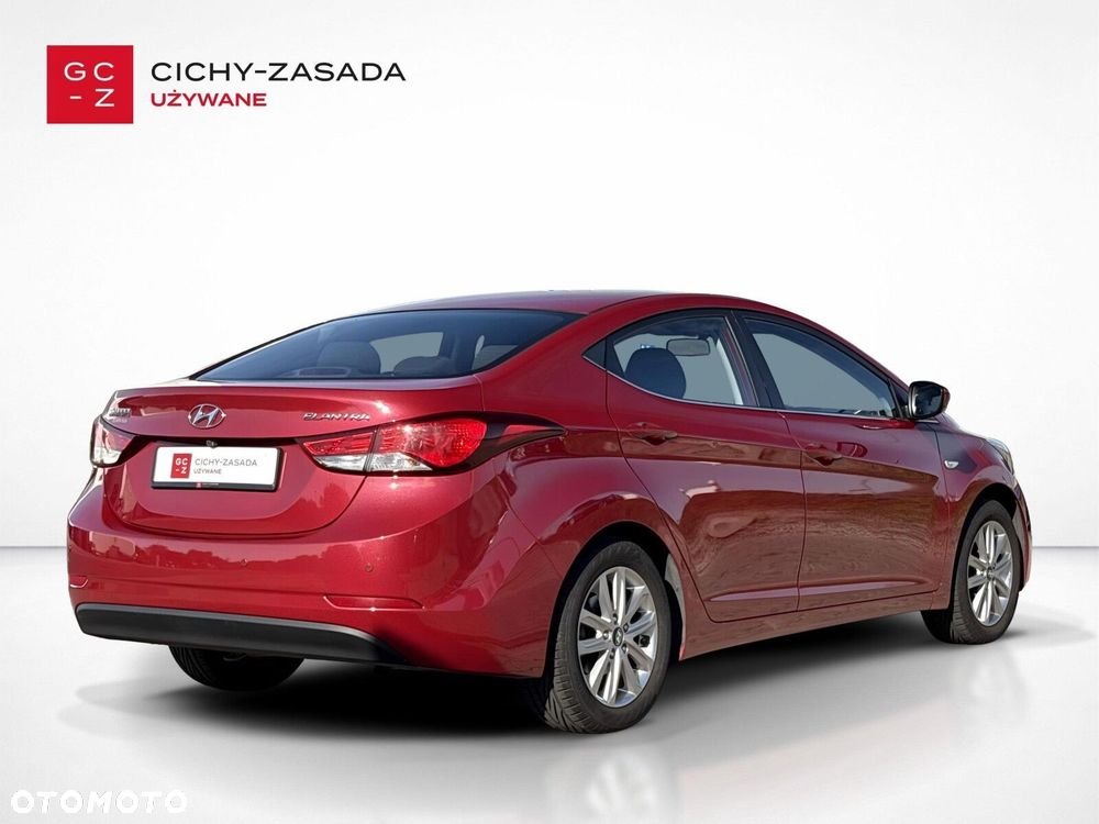 Hyundai Elantra 1.6 Classic + - 6