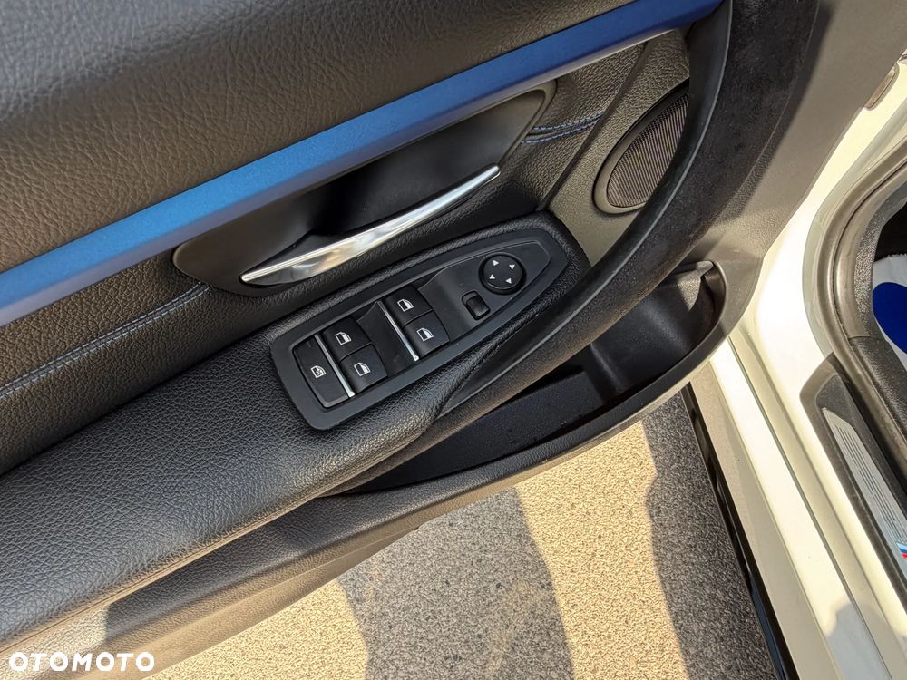 BMW Seria 3 320d xDrive M Sport - 31
