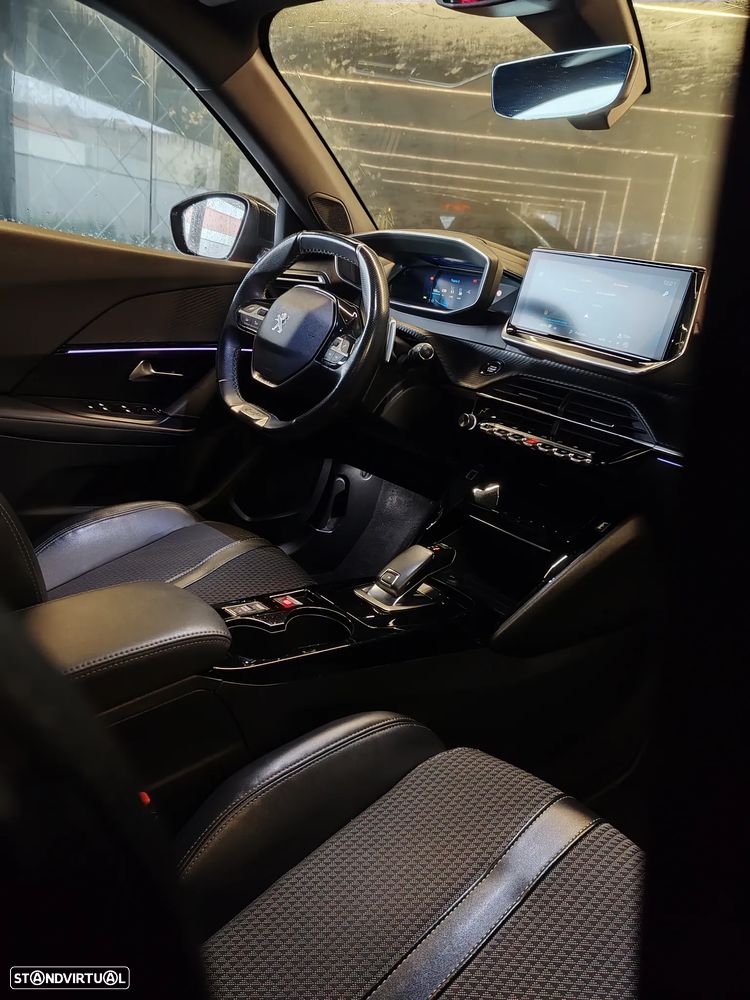 Peugeot 2008 1.5 BlueHDi GT EAT8 - 12