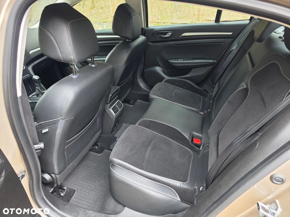 Renault Megane 1.6 SCe Business - 18