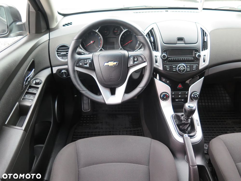 Chevrolet Cruze - 13