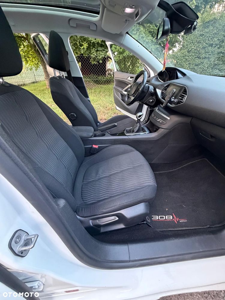 Peugeot 308 1.6 BlueHDi Allure S&S - 33