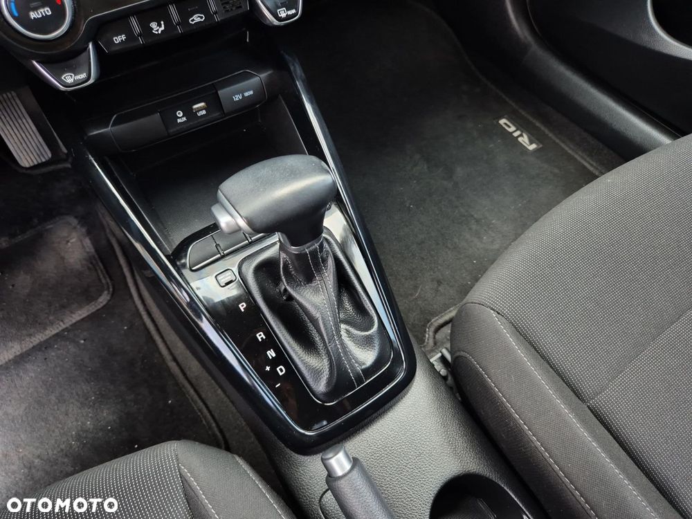 Kia Rio 1.4 L - 16