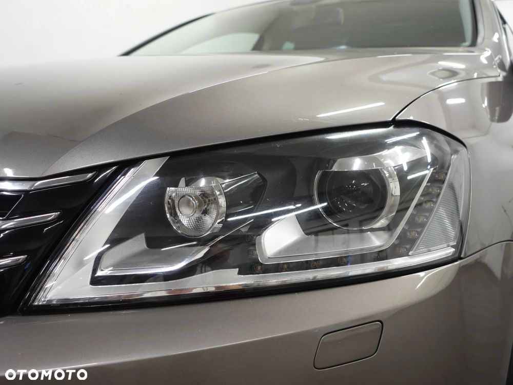 Volkswagen Passat - 14