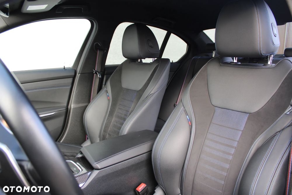 BMW Seria 3 320i xDrive M Sport - 22