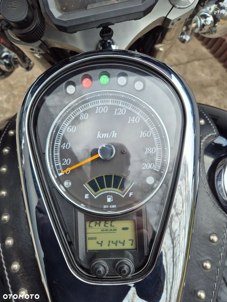 Suzuki VL 800 Volusia - 4