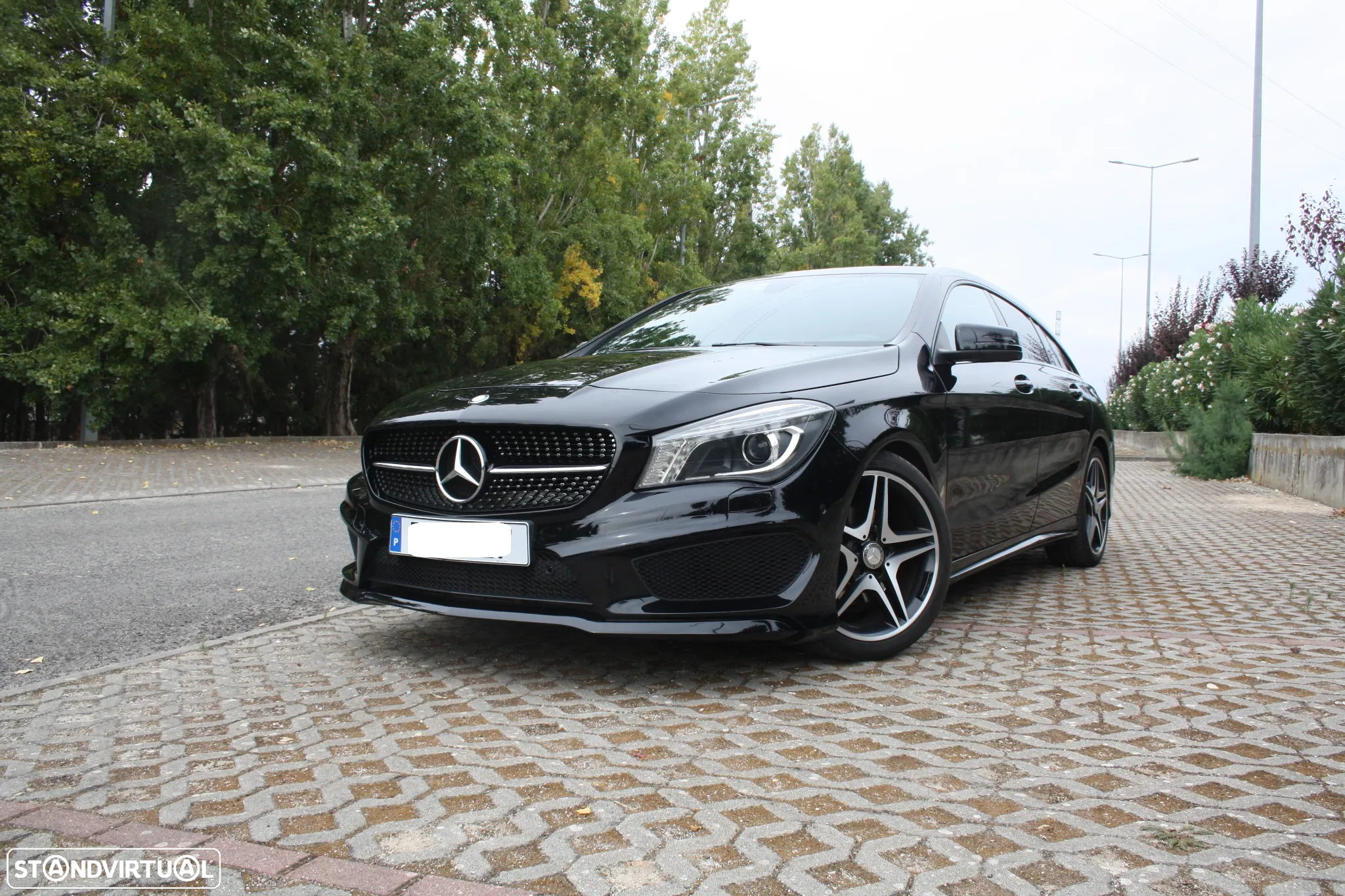 Mercedes-Benz CLA 180 d Shooting Brake AMG Line - 4