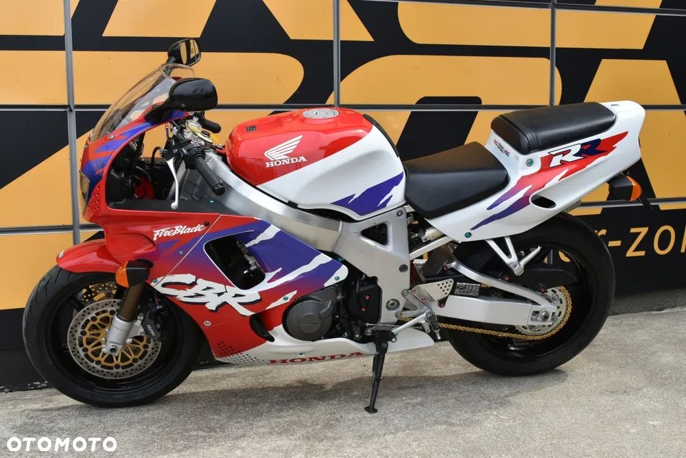 Honda CBR - 8