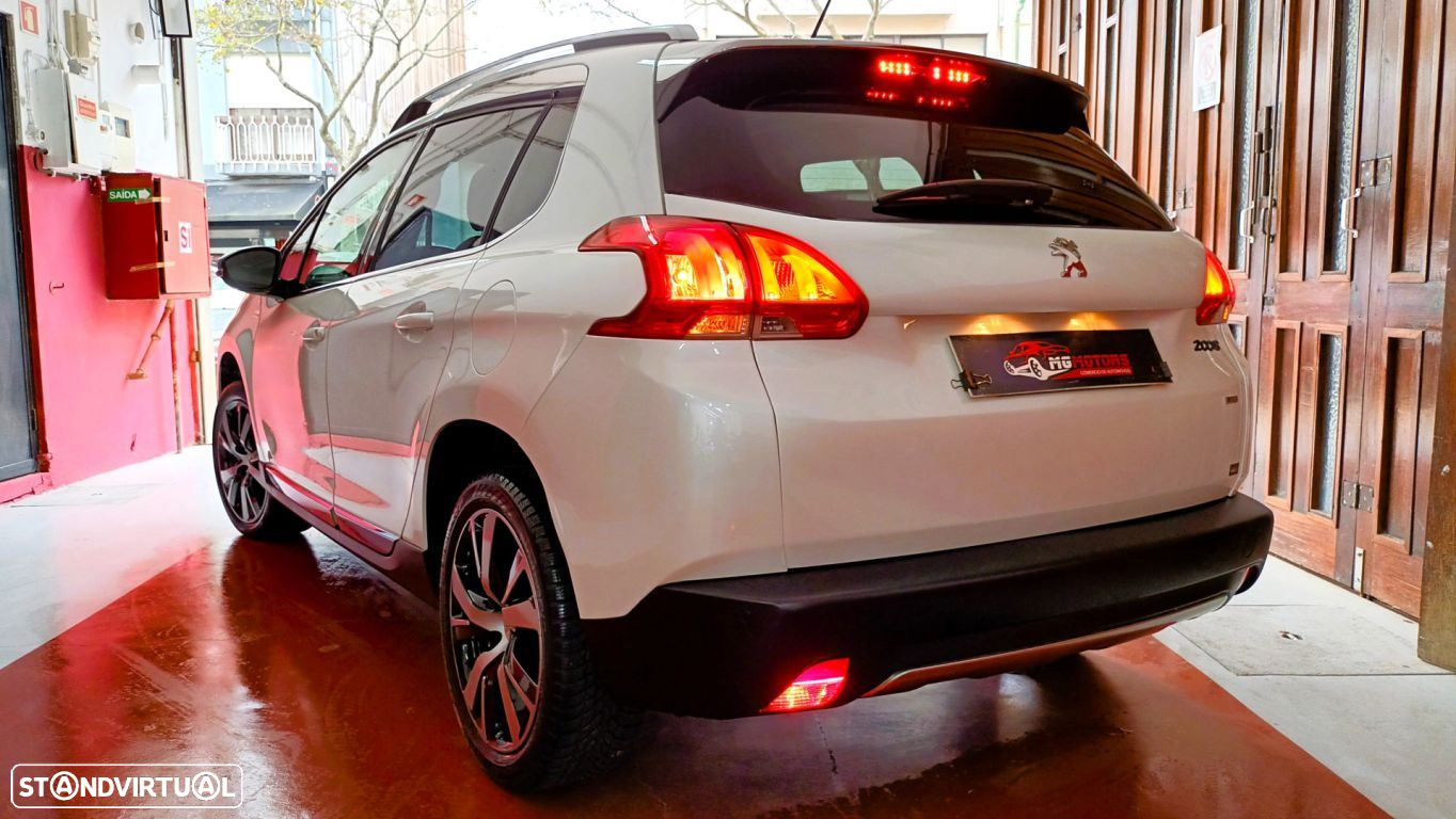 Peugeot 2008 1.2 PureTech Allure - 12