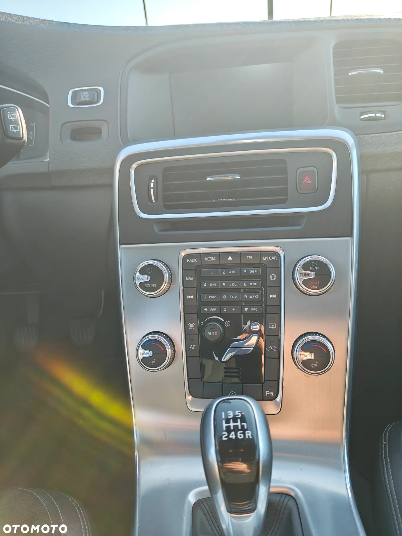 Volvo V60 D2 Momentum - 11