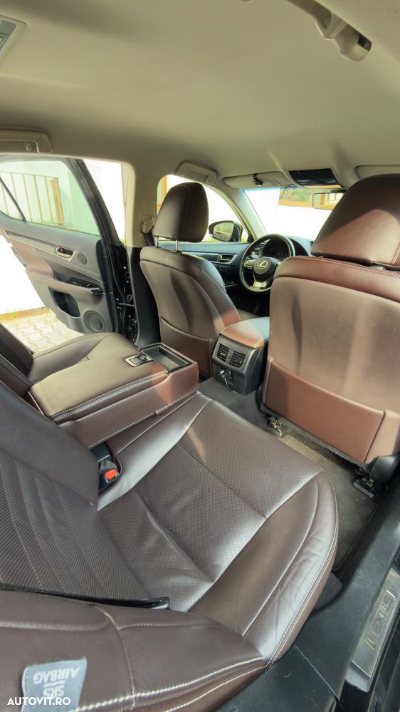 Lexus Seria GS - 22
