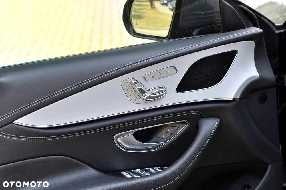Mercedes-Benz CLS 300 d 4Matic 9G-TRONIC AMG Line - 22