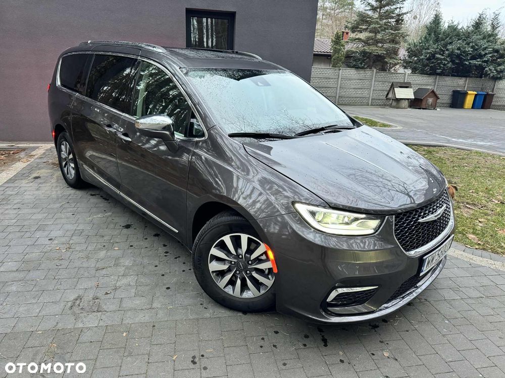 Chrysler Pacifica - 2